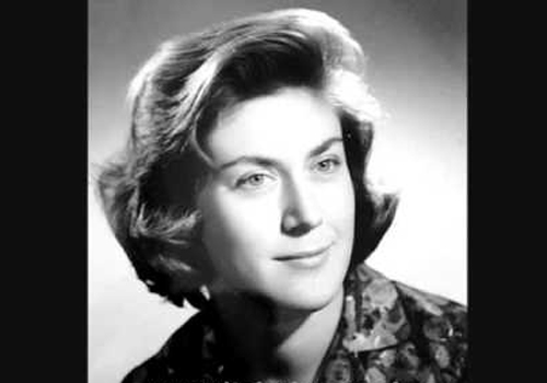 İnci Çayırlı Studio Portrait